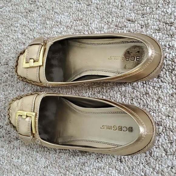 BCBGirls Gold flats - Picture 2 of 4